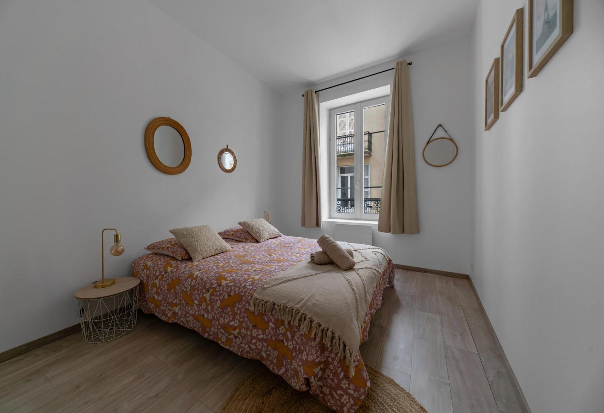 Le Ravy - Appartement Design, 2 Chambres, Centre Ville Vichy Bagian luar foto
