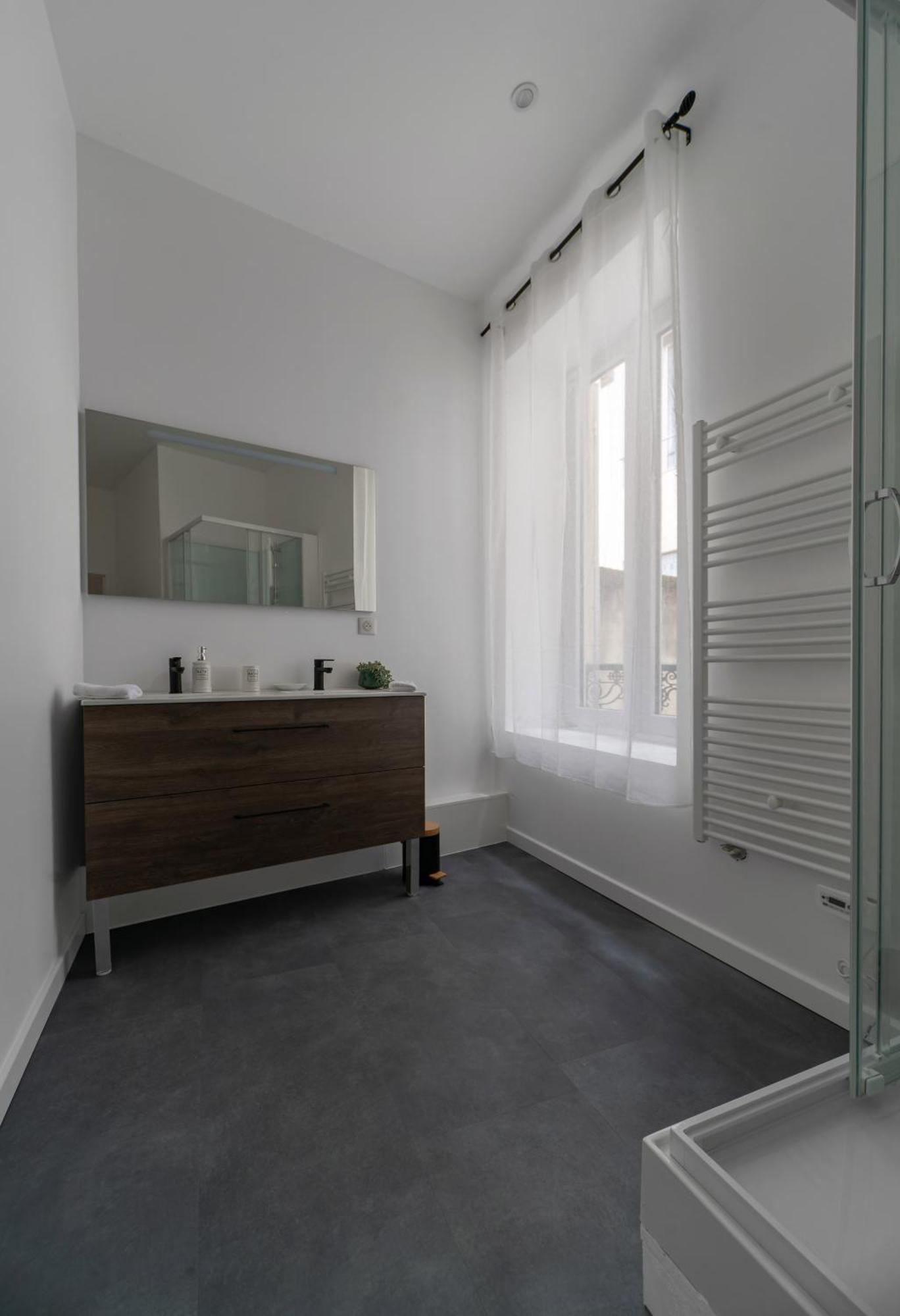 Le Ravy - Appartement Design, 2 Chambres, Centre Ville Vichy Bagian luar foto