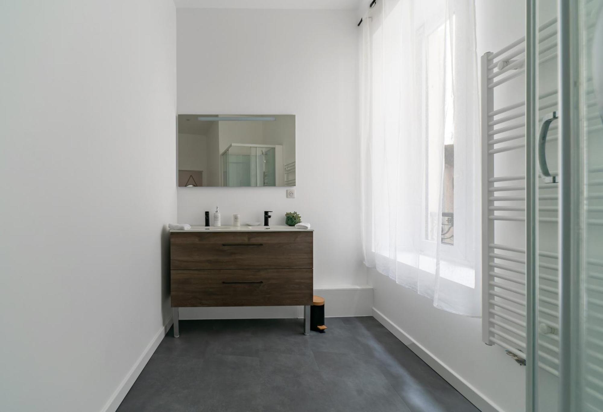 Le Ravy - Appartement Design, 2 Chambres, Centre Ville Vichy Bagian luar foto