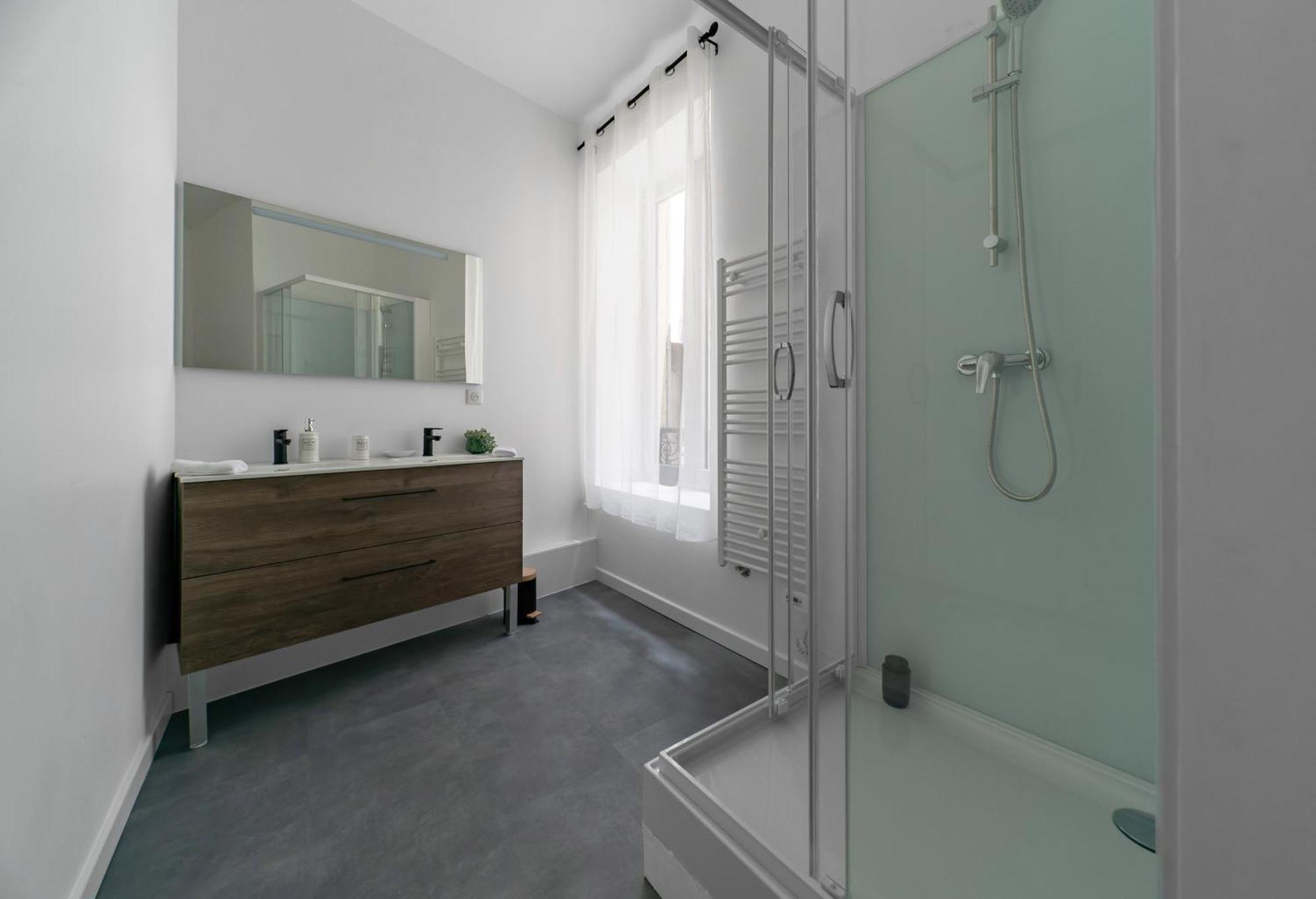 Le Ravy - Appartement Design, 2 Chambres, Centre Ville Vichy Bagian luar foto